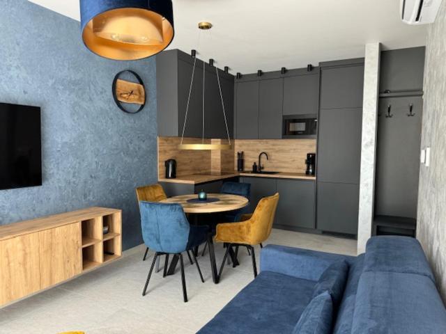 Blekitny Horyzont 2- Hevenia Апартаменти *
